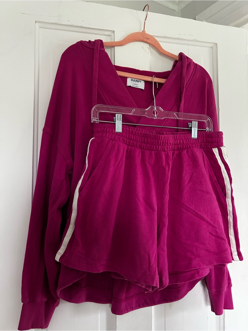 Old Navy Women's V-Neck Hooded Pullover in Magenta